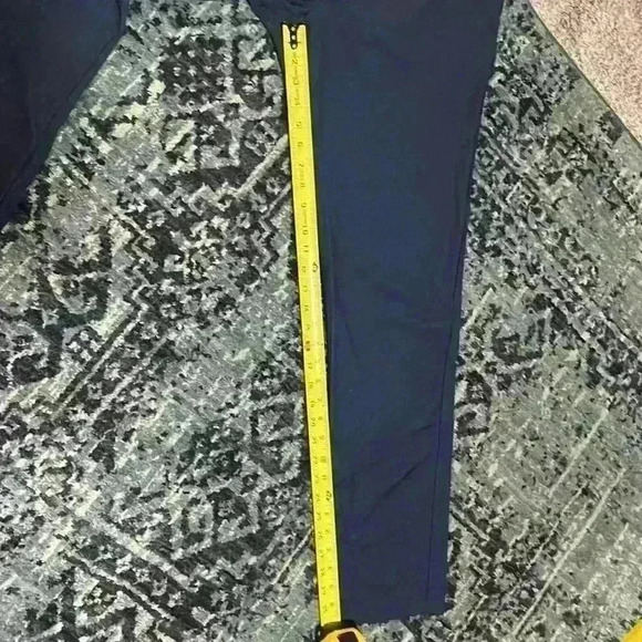 Perry Ellis portfolio - Picture 2 of 4